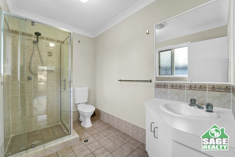 Photo - 40 Mewing Court, Windaroo QLD 4207 - Image 8