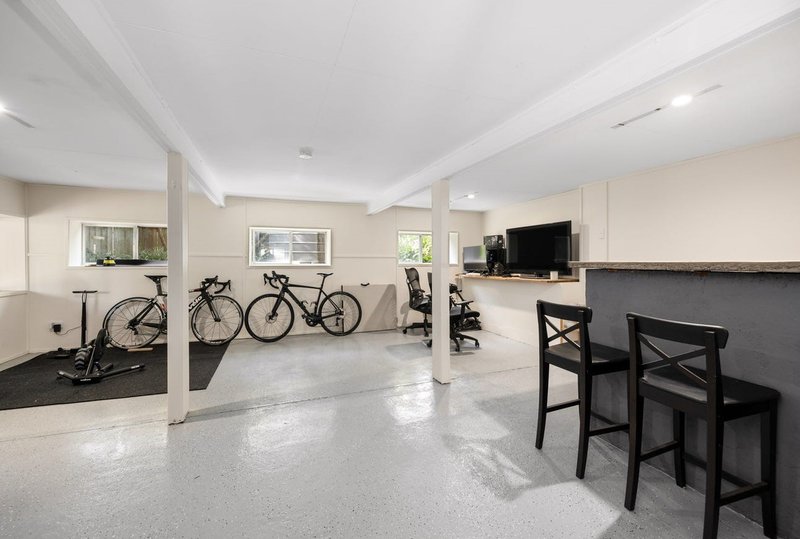 Photo - 40 Michaela Crescent, The Gap QLD 4061 - Image 12