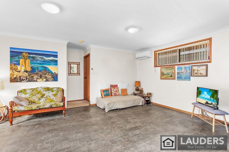 Photo - 40 Molong Road, Old Bar NSW 2430 - Image 8