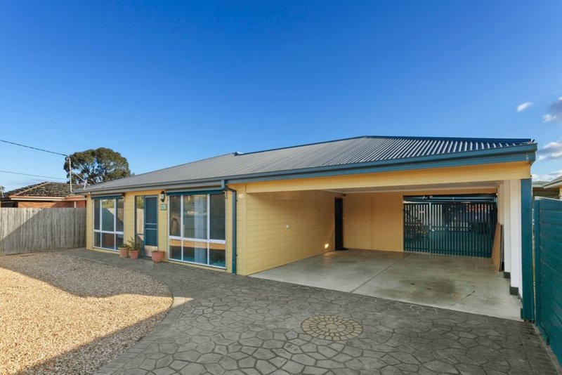 Photo - 40 Mouchemore Avenue, St Leonards VIC 3223 - Image 2