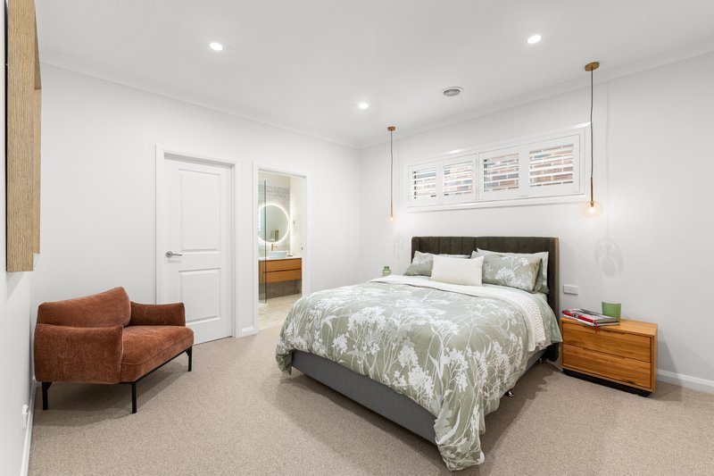 Photo - 40 Mount Eccles Way, South Morang VIC 3752 - Image 10