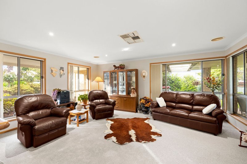 Photo - 40 Mountain Way, Lavington NSW 2641 - Image 6