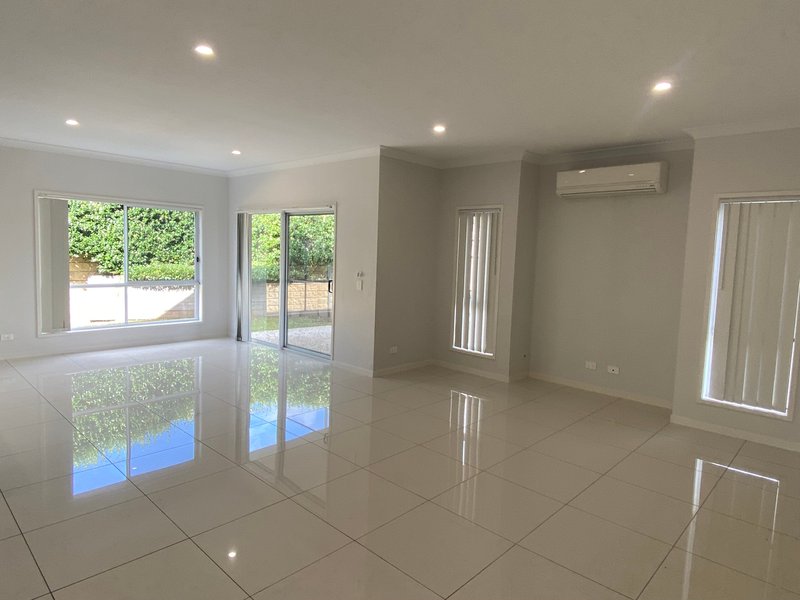 Photo - 40 Oakover Avenue, Ormeau Hills QLD 4208 - Image 3