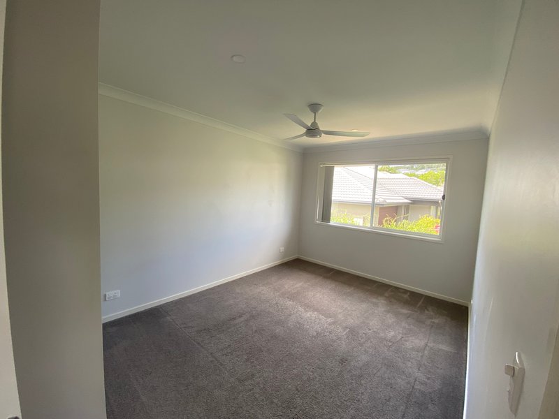 Photo - 40 Oakover Avenue, Ormeau Hills QLD 4208 - Image 15