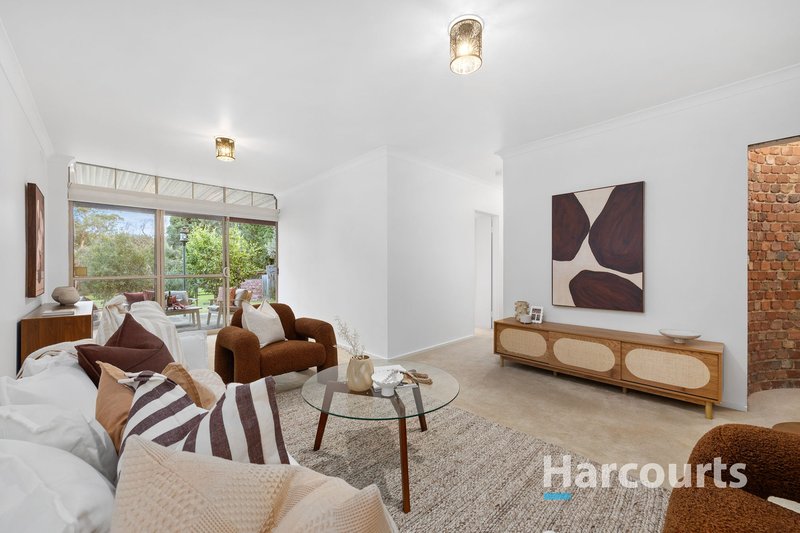 Photo - 40 Oakpark Drive, Chadstone VIC 3148 - Image 7