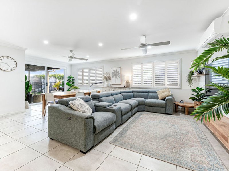 Photo - 40 Olive Circuit, Caloundra West QLD 4551 - Image 6