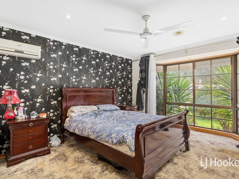 Photo - 40 Oriole Drive, Werribee VIC 3030 - Image 5