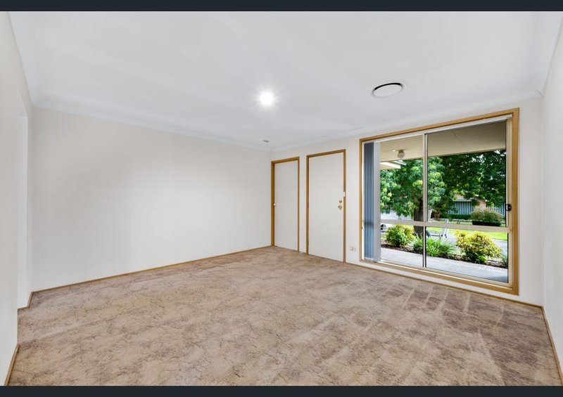 Photo - 40 Oriole Street, Glenmore Park NSW 2745 - Image 6