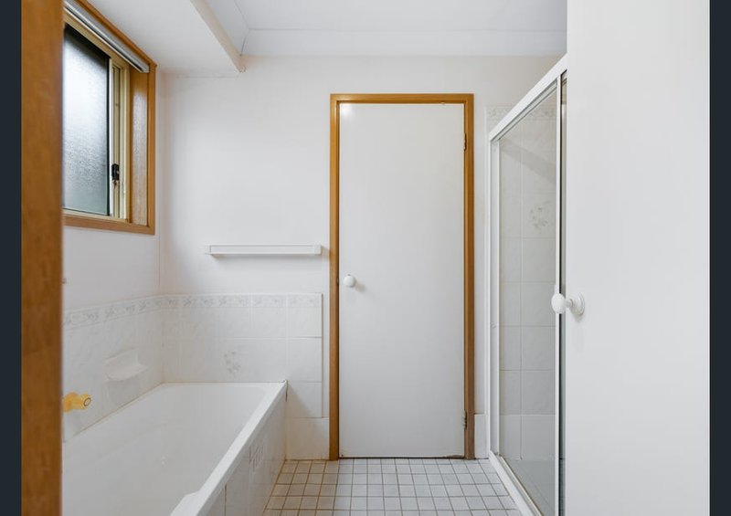 Photo - 40 Oriole Street, Glenmore Park NSW 2745 - Image 9