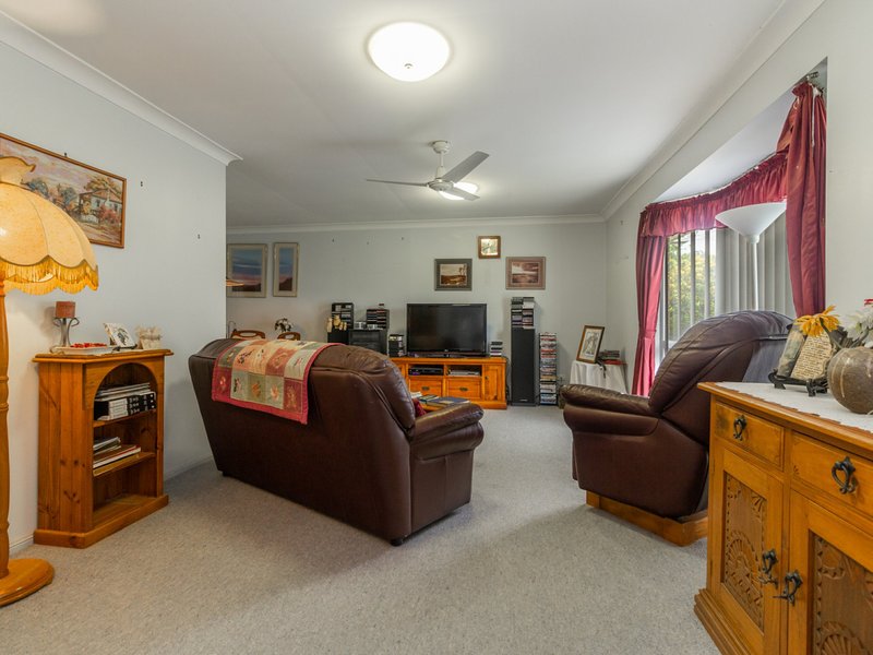 Photo - 40 Owens Crescent, Regents Park QLD 4118 - Image 3