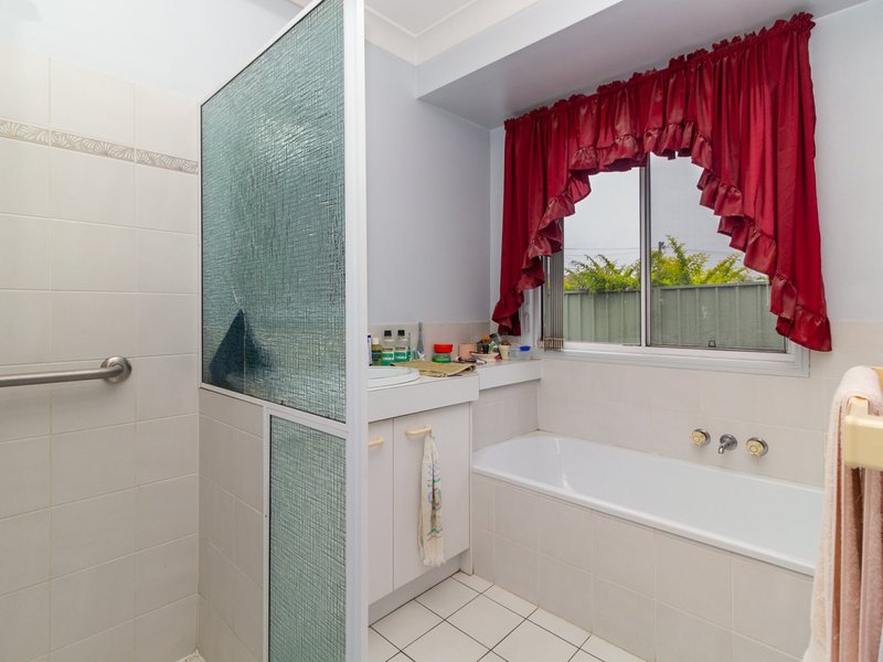 Photo - 40 Owens Crescent, Regents Park QLD 4118 - Image 11