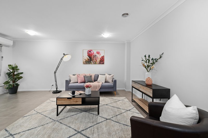 Photo - 40 Palisades Boulevard, South Morang VIC 3752 - Image 5