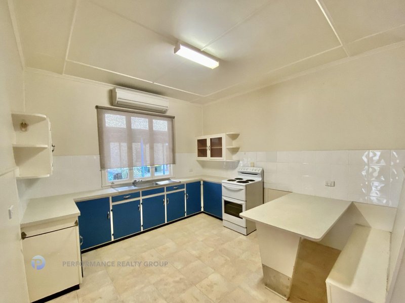 Photo - 40 Peerless Avenue, Mermaid Beach QLD 4218 - Image 3