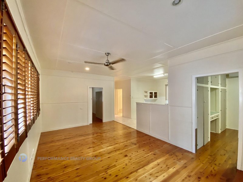Photo - 40 Peerless Avenue, Mermaid Beach QLD 4218 - Image 5