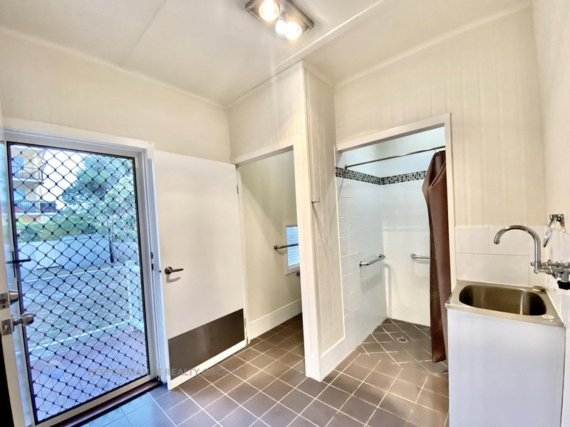 Photo - 40 Peerless Avenue, Mermaid Beach QLD 4218 - Image 10