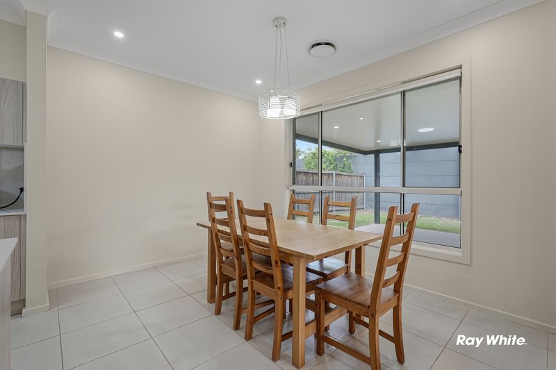 Photo - 40 Pimlico Crescent, Colebee NSW 2761 - Image 4