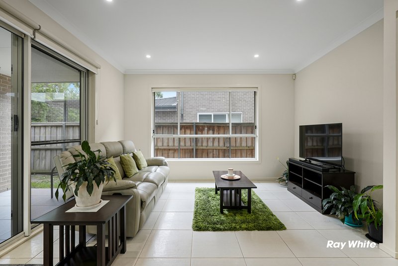 Photo - 40 Pimlico Crescent, Colebee NSW 2761 - Image 6