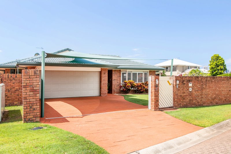 Photo - 40 Pintail Crescent, Burleigh Waters QLD 4220 - Image 2