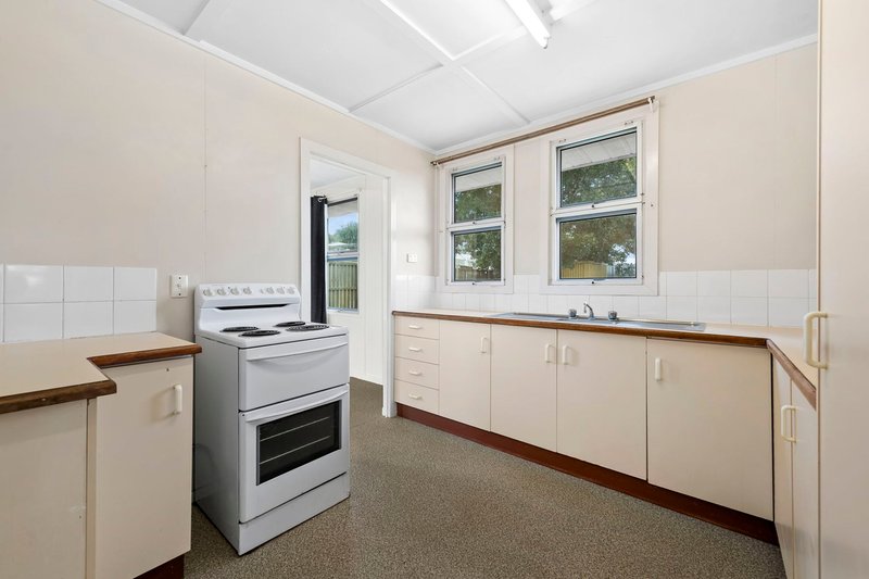 Photo - 40 Poinciana Street, Newtown QLD 4350 - Image 2