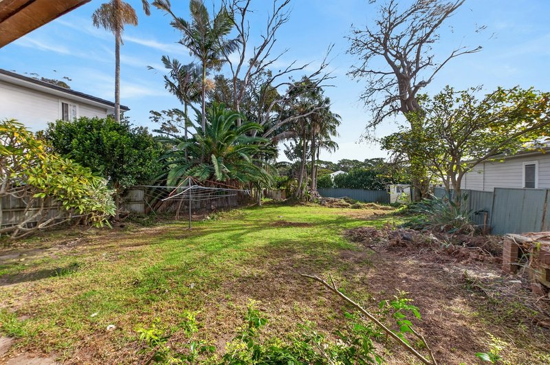 Photo - 40 Poplars Avenue, Bateau Bay NSW 2261 - Image 4