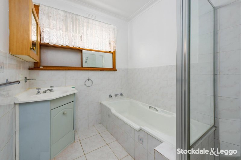 Photo - 40 Purinuan Road, Reservoir VIC 3073 - Image 11