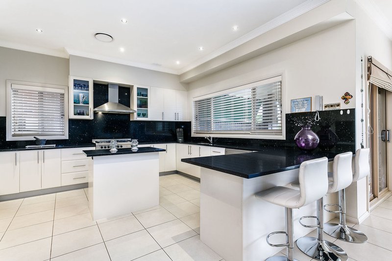 Photo - 40 Queensbury Avenue, Kellyville NSW 2155 - Image 3