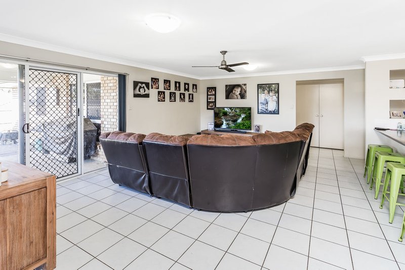 Photo - 40 Rainbird Circuit, Kallangur QLD 4503 - Image 6