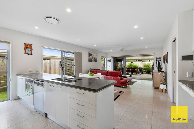 Photo - 40 Ravenbourne Circuit, Capalaba QLD 4157 - Image 1