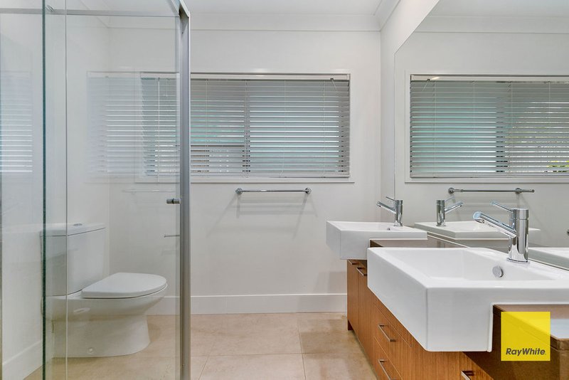 Photo - 40 Ravenbourne Circuit, Capalaba QLD 4157 - Image 6