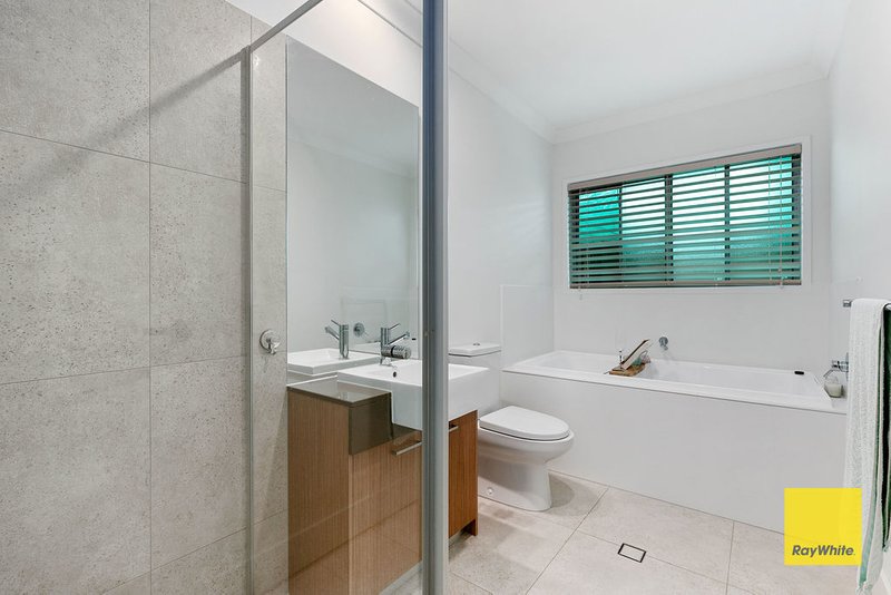 Photo - 40 Ravenbourne Circuit, Capalaba QLD 4157 - Image 10