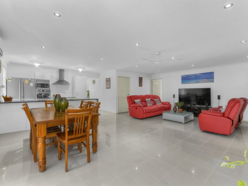 Photo - 40 Ray Street, Carseldine QLD 4034 - Image 3