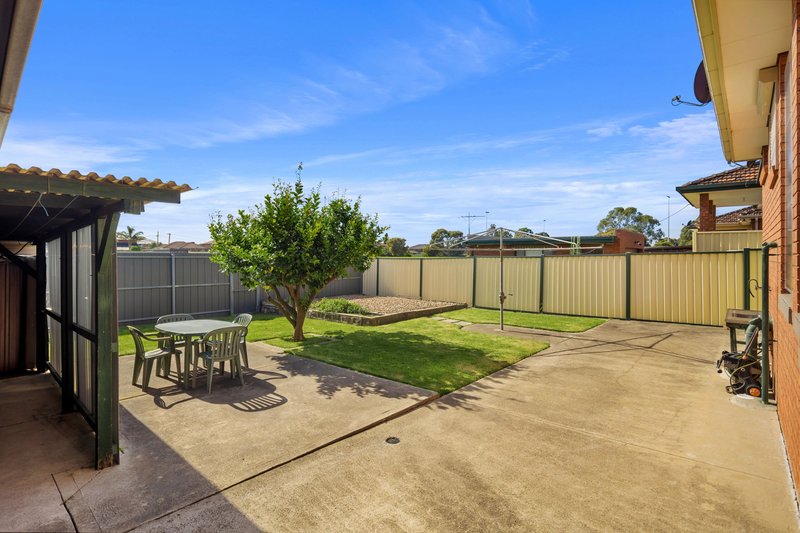 Photo - 40 Robinvale Avenue, Thomastown VIC 3074 - Image 10