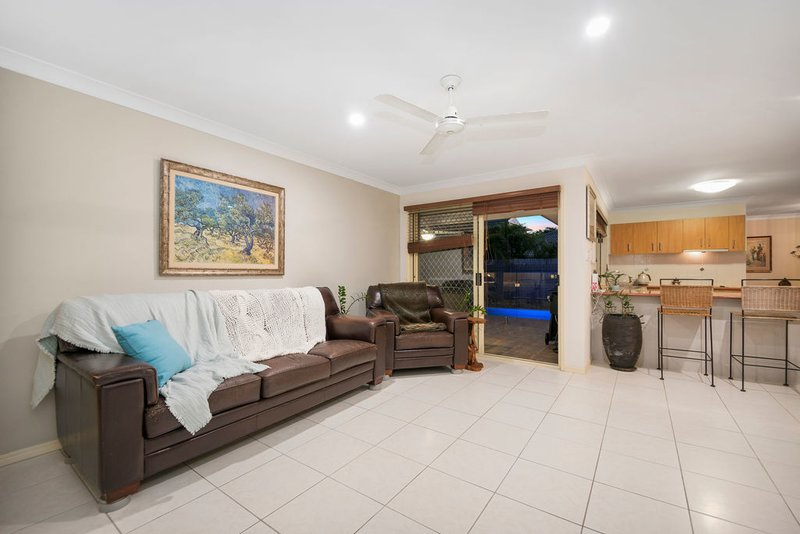 Photo - 40 Roseapple Circuit, Oxenford QLD 4210 - Image 5