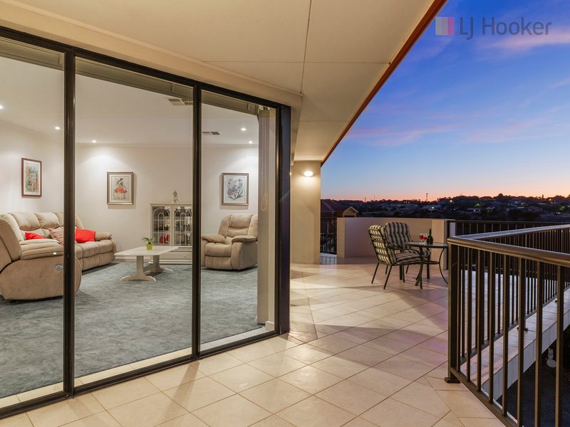 Photo - 40 Sandpiper Terrace, Hallett Cove SA 5158 - Image 5