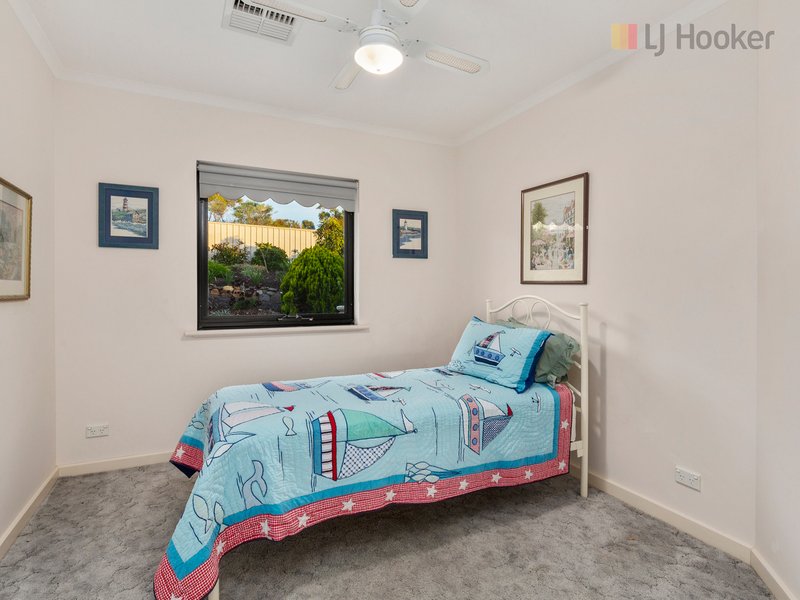 Photo - 40 Sandpiper Terrace, Hallett Cove SA 5158 - Image 15