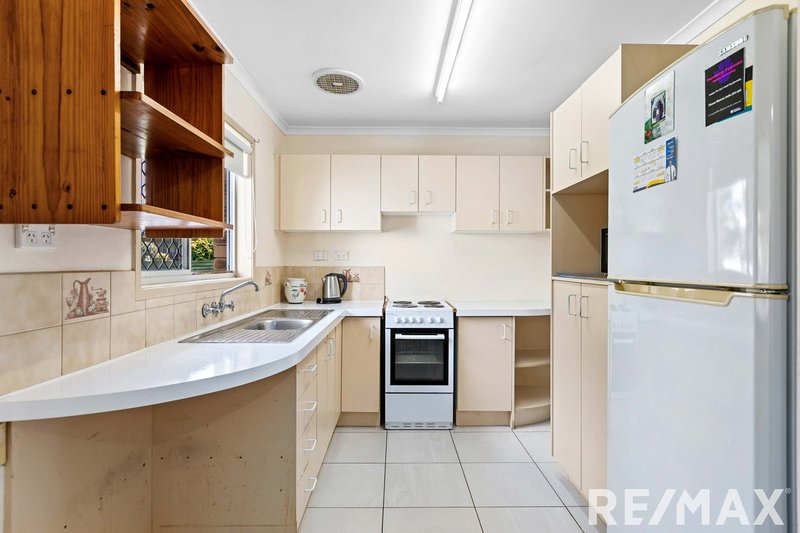 Photo - 40 Saunders Street, Point Vernon QLD 4655 - Image 9