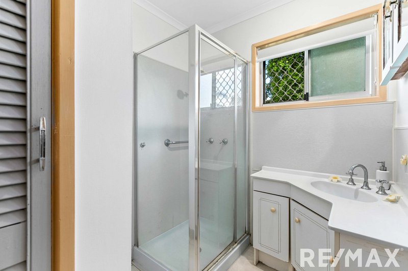 Photo - 40 Saunders Street, Point Vernon QLD 4655 - Image 12