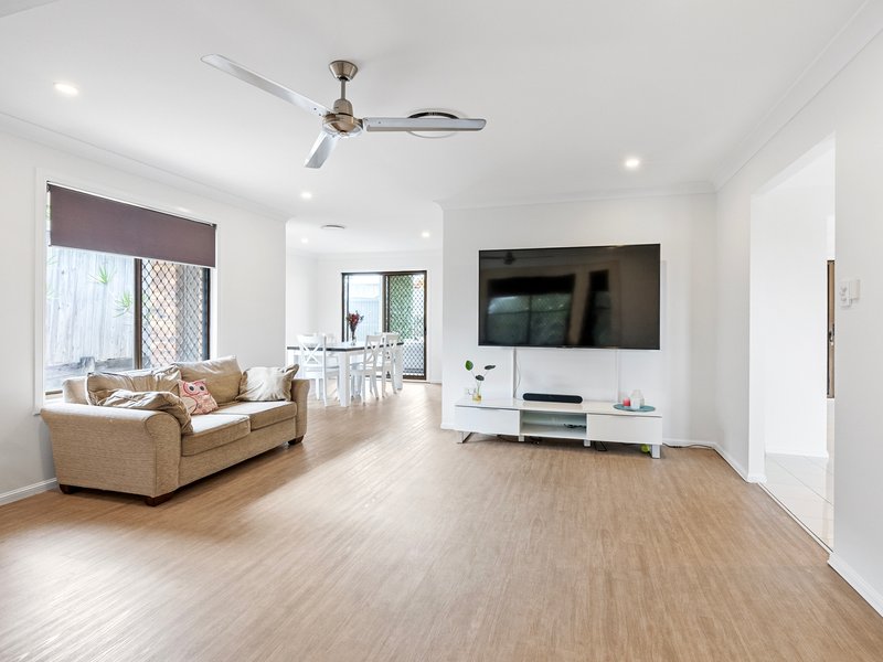 Photo - 40 Scanlen Crescent, Wynnum West QLD 4178 - Image 6