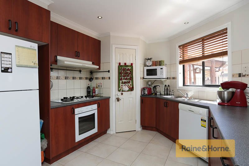 Photo - 40 Scarborough Crescent, Melton West VIC 3337 - Image 2