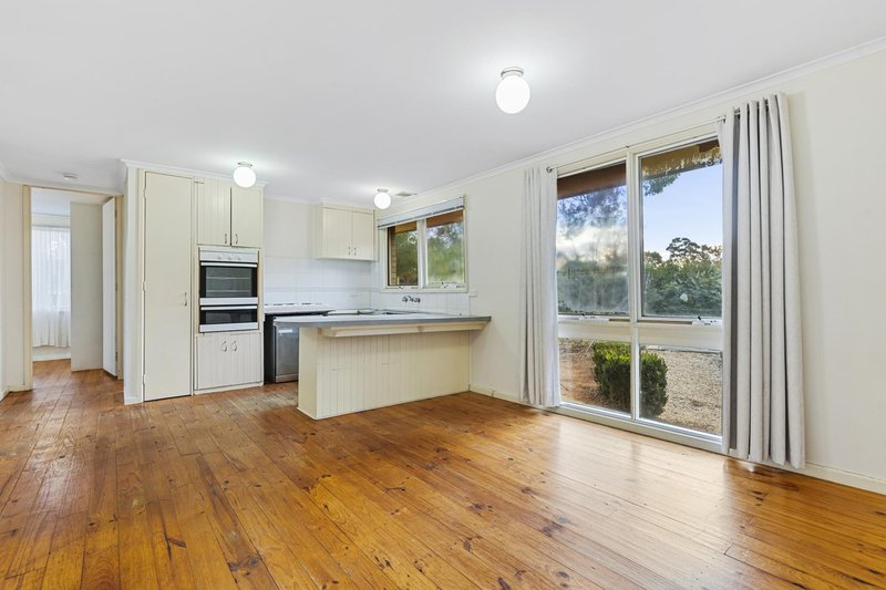 Photo - 40 Shenton Crescent, Stirling ACT 2611 - Image 7
