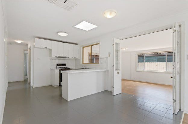 Photo - 40 Silvereye Crescent, Werribee VIC 3030 - Image 2