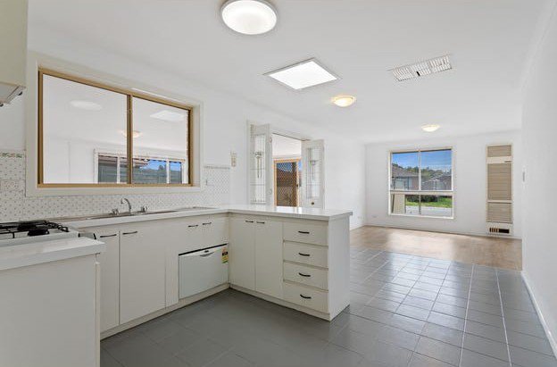 Photo - 40 Silvereye Crescent, Werribee VIC 3030 - Image 3