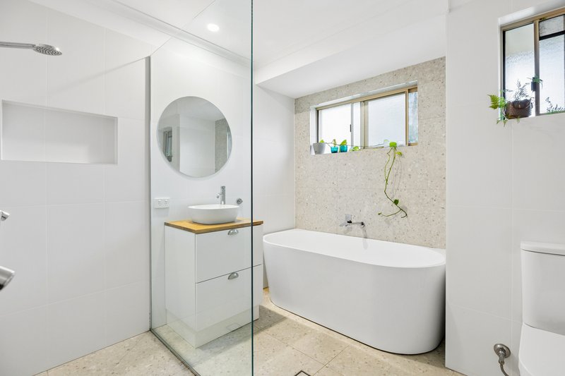Photo - 40 Silverwood Drive, Cooroibah QLD 4565 - Image 11