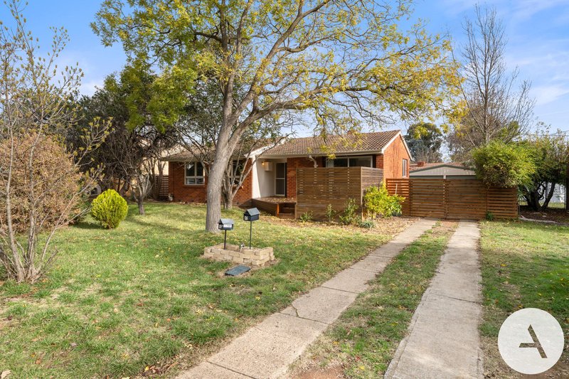 Photo - 40 Simpson Street, Watson ACT 2602 - Image 1