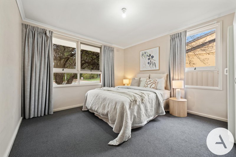 Photo - 40 Simpson Street, Watson ACT 2602 - Image 11