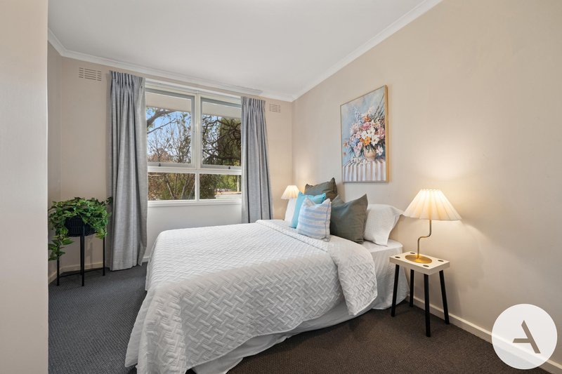 Photo - 40 Simpson Street, Watson ACT 2602 - Image 13