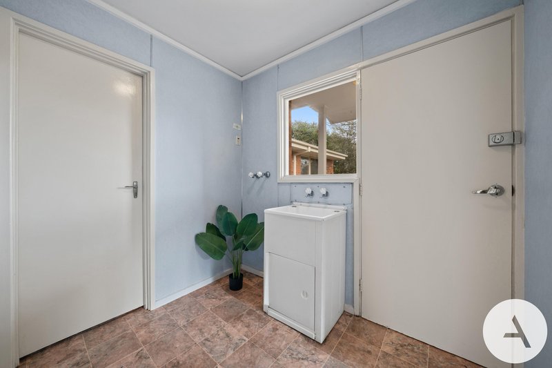 Photo - 40 Simpson Street, Watson ACT 2602 - Image 15