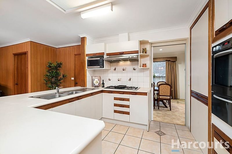 Photo - 40 Smyth Street, Mount Waverley VIC 3149 - Image 4