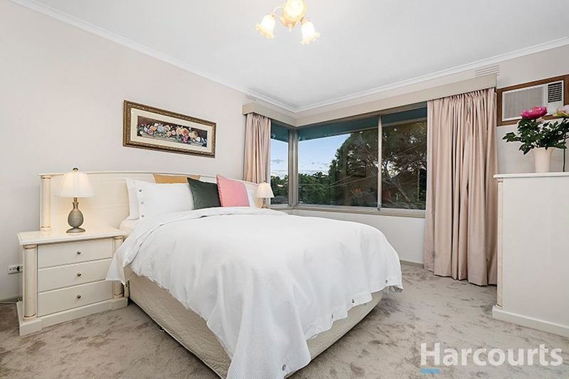 Photo - 40 Smyth Street, Mount Waverley VIC 3149 - Image 6