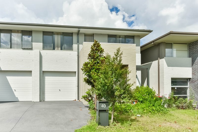 Photo - 40 Sovereign Circuit, Glenfield NSW 2167 - Image 2